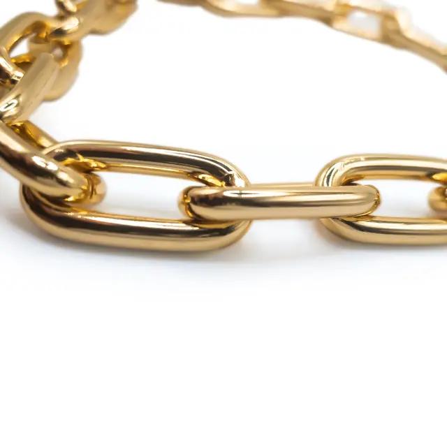 Intrecci Dorati: Catene Quadrate Placcate Oro