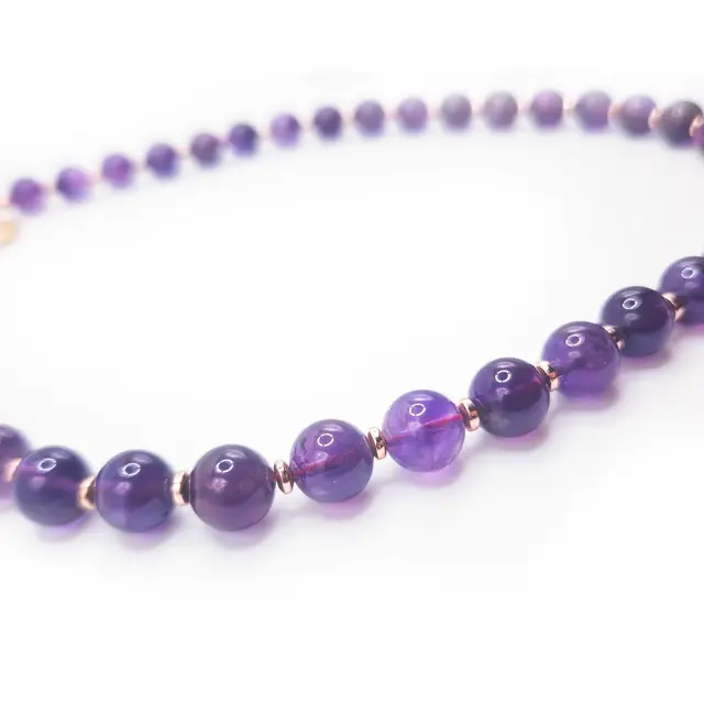 Eleganza Naturale: Ametista Ed Ematite Rosa