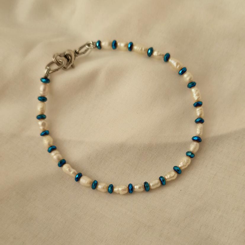 Bracciale di perle e ematite blu