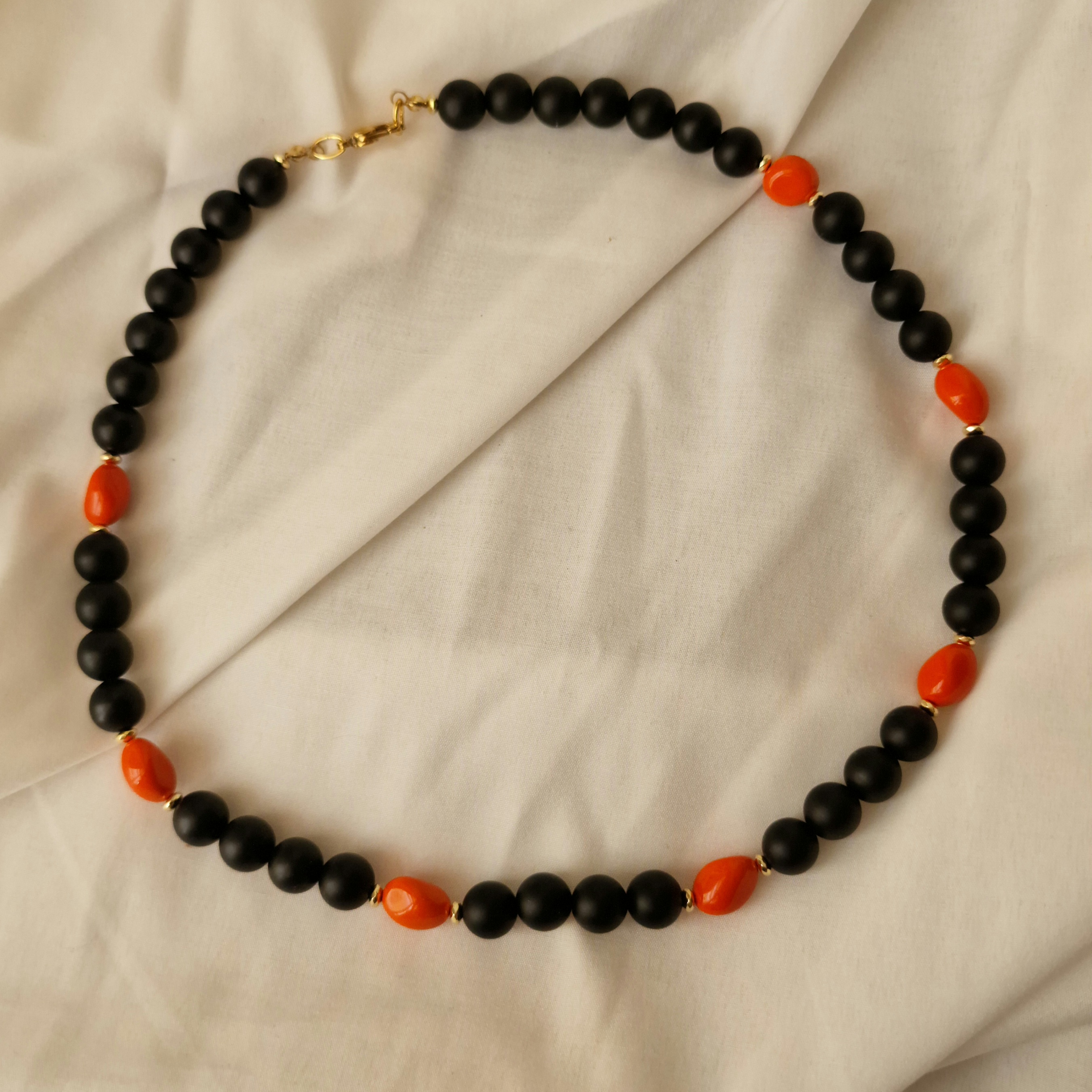 Collana agata, ematite e pasta di corallo