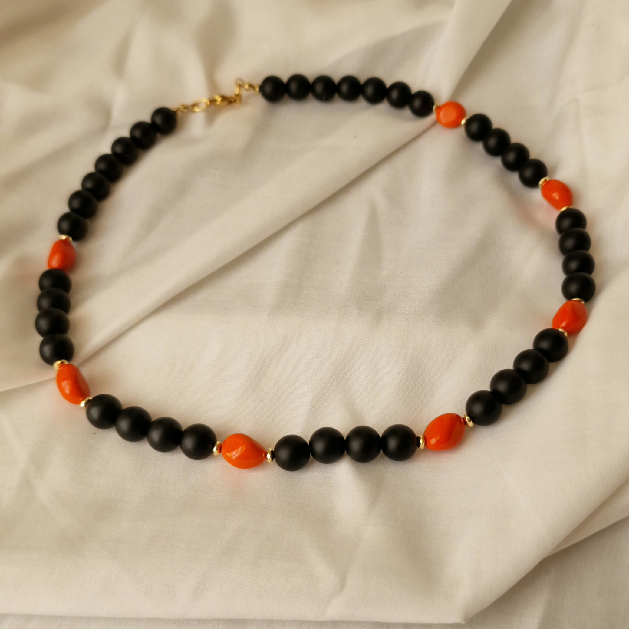 Collana agata, ematite e pasta di corallo