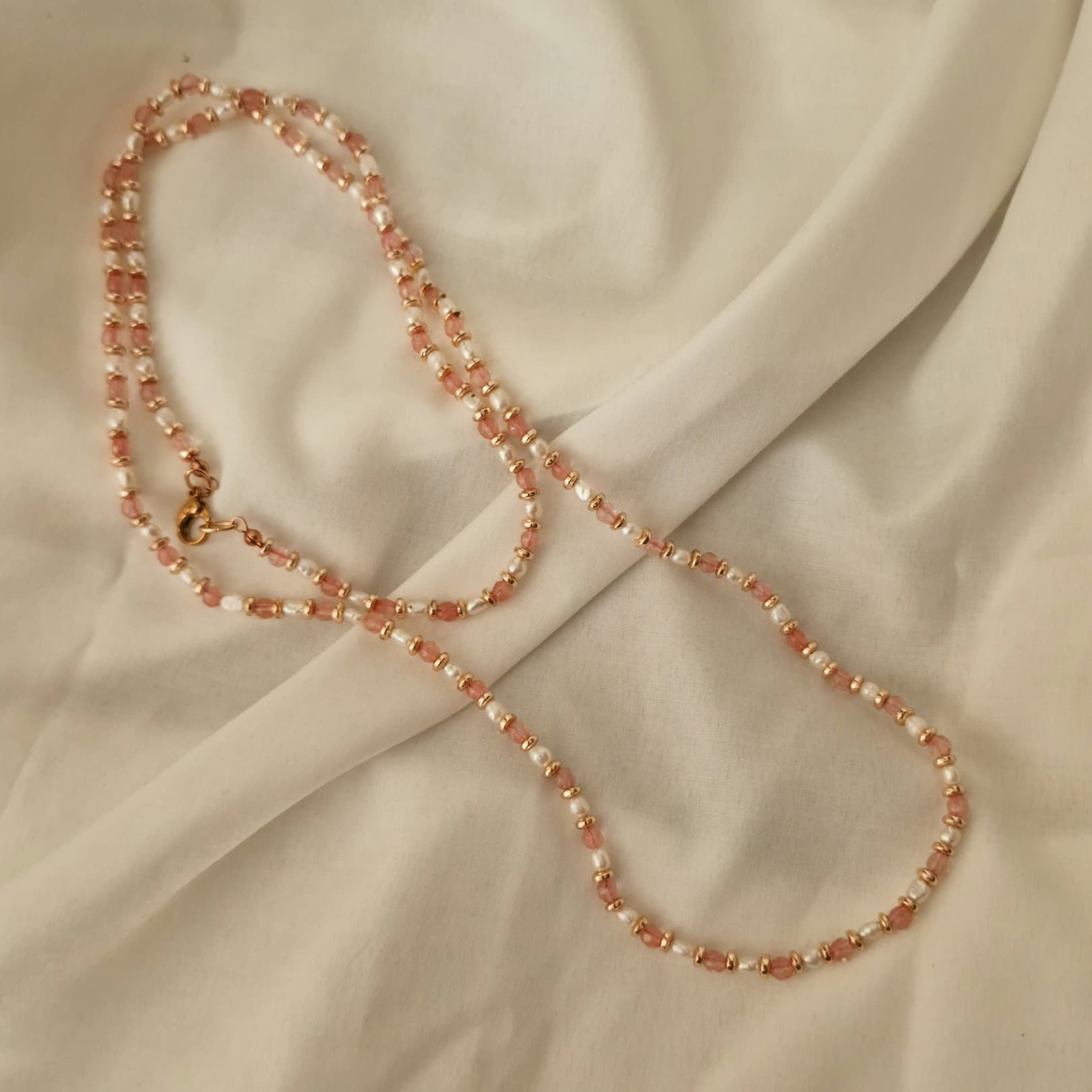 Collana Perle a chicco di riso, Quarzo ciliegia e ematite rosa — foto 2