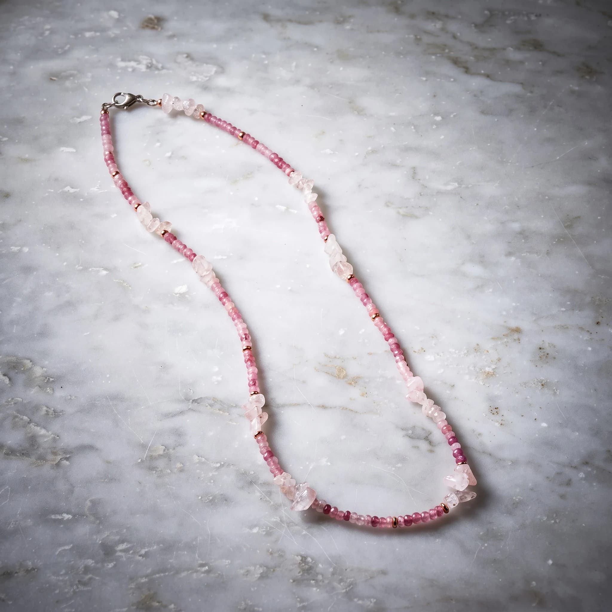 Collana quarzo rosa a chips, giada lavanda e ematite rosa — foto 3