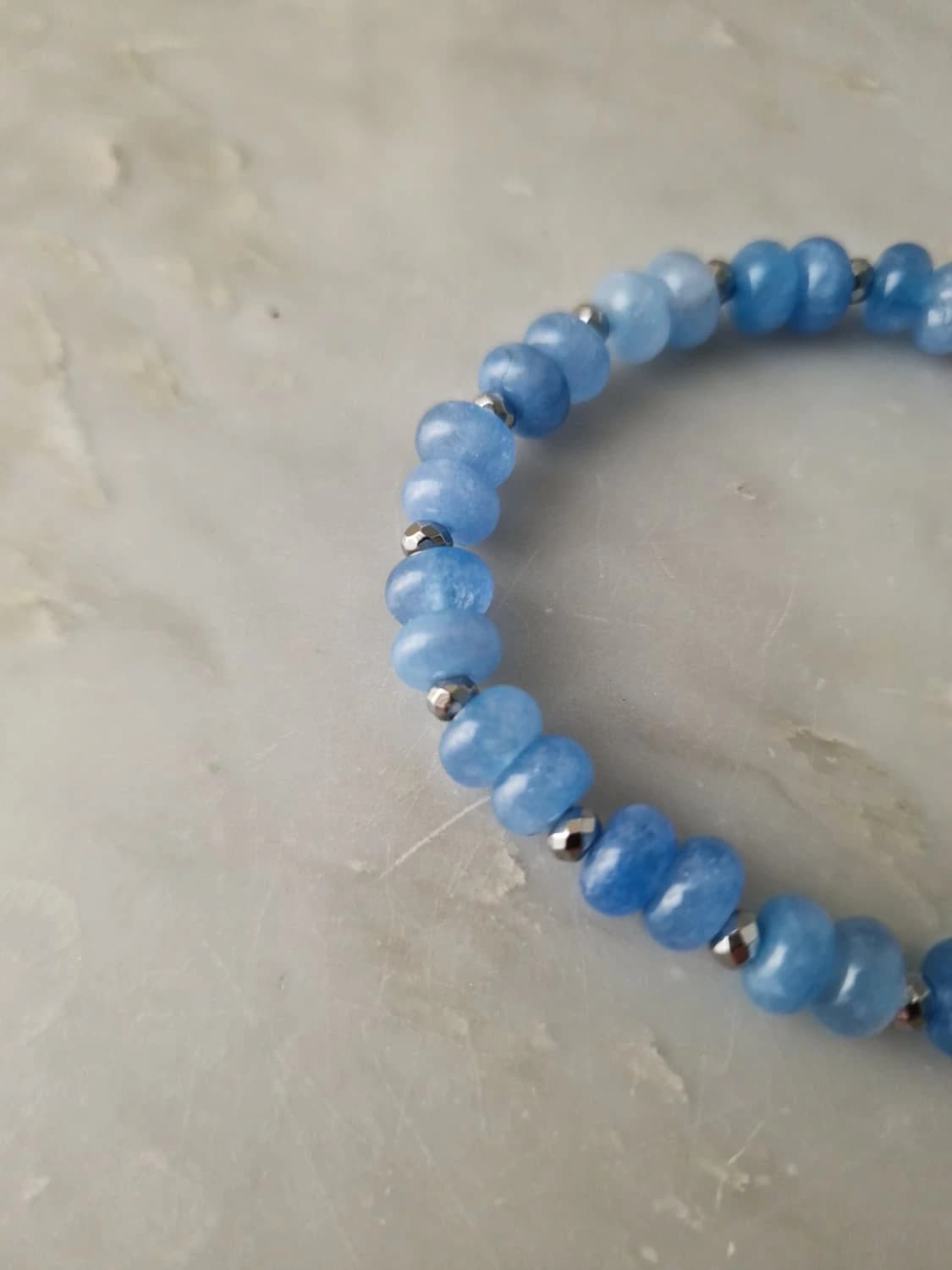 Bracciale elastico quarzo spugna azzurro e ematite silver — foto 2