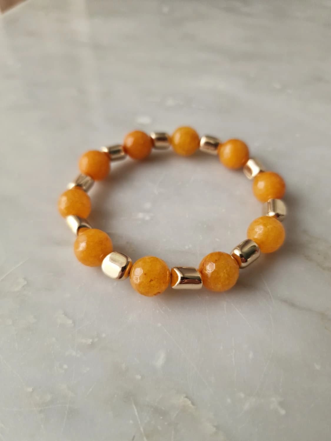 Bracciale elastico agata giallo-arancio e ematite dorata — foto 3