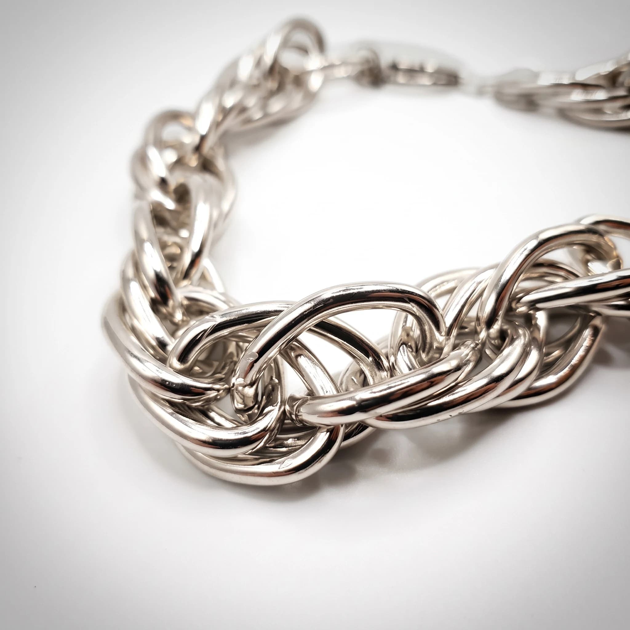 Semplicità Distinta: Collana A Catena In Alluminio — foto 3