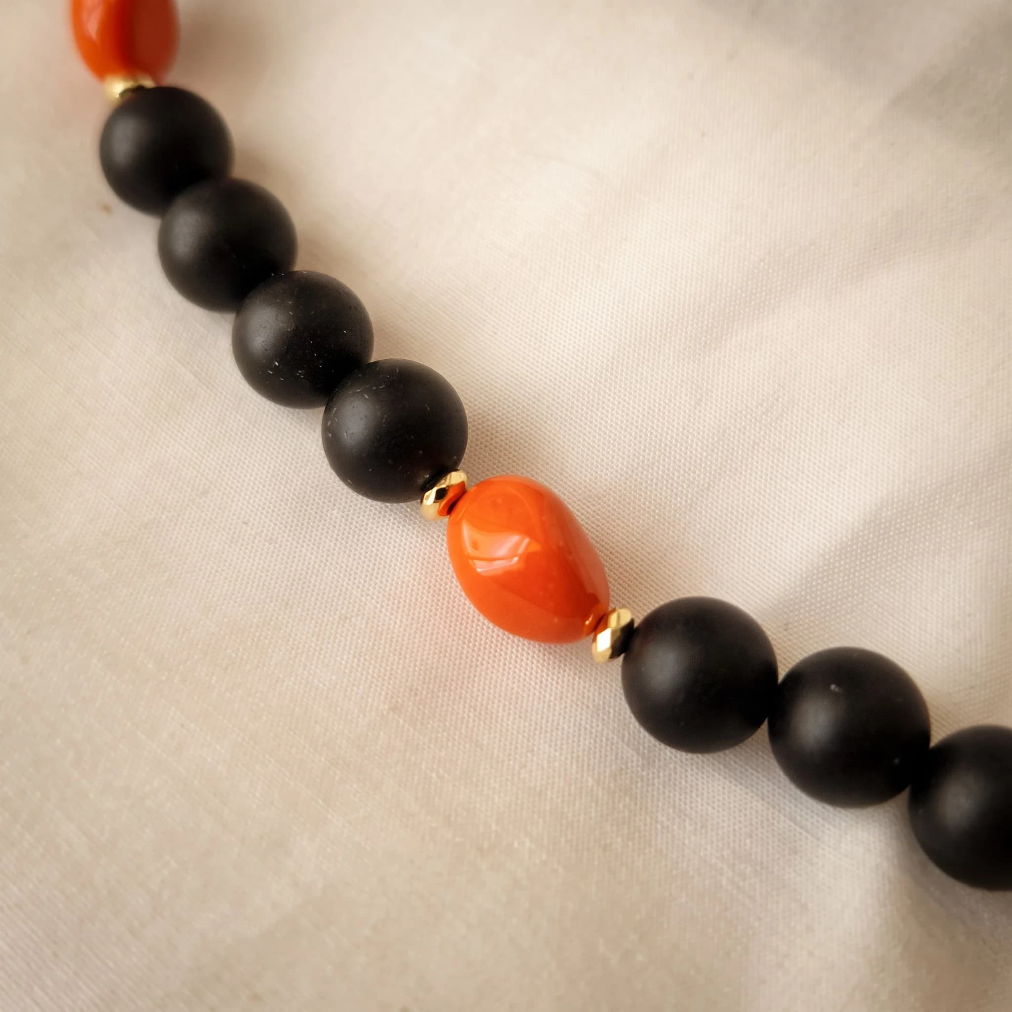 Collana agata, ematite e pasta di corallo — foto 3